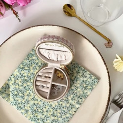 Maison Scarlett – Petit boîte a bijoux ronde beige