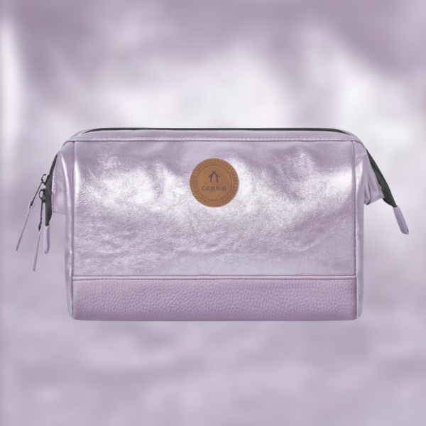 Cabaïa – Trousse de toilette Travel Kit Modèle: Carpi violet irisé uni